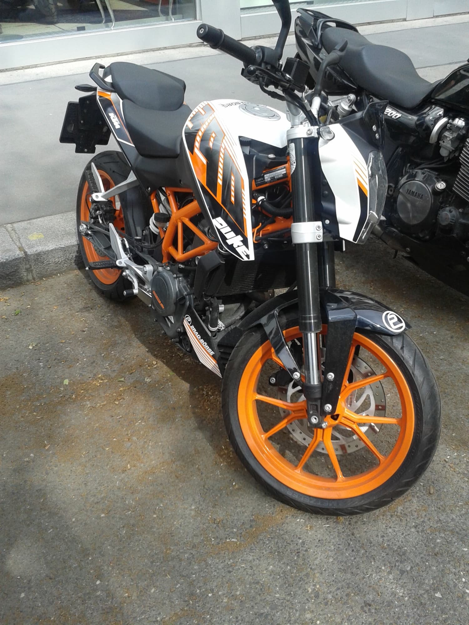 KTM 390 Duke
