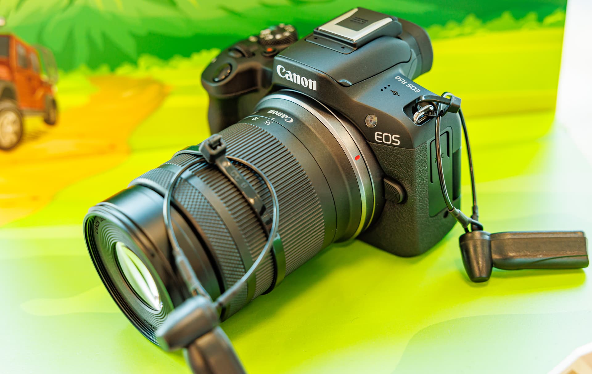 Canon EOS R50